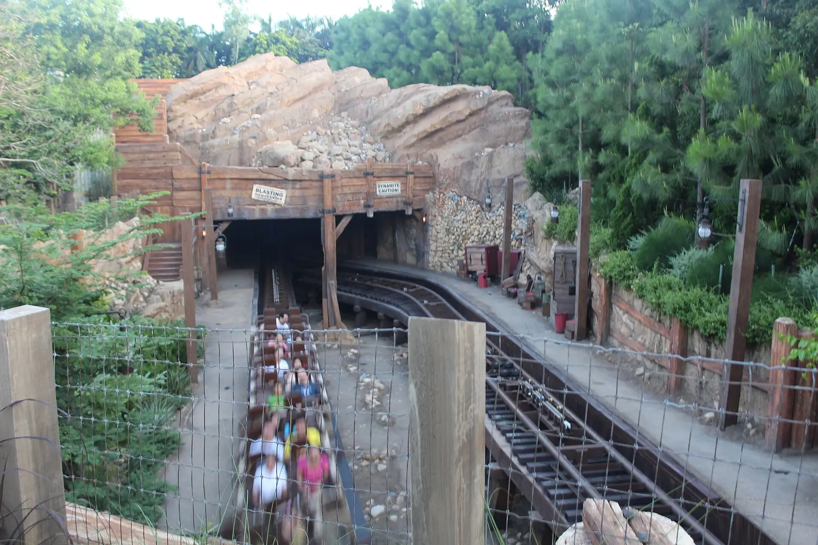 Big Grizzly Mountain Runaway Mine Cars