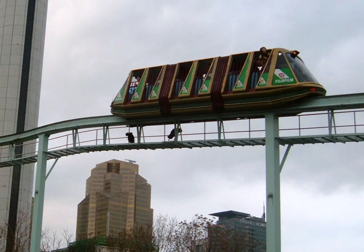 World Monorail (Indoor Operation)